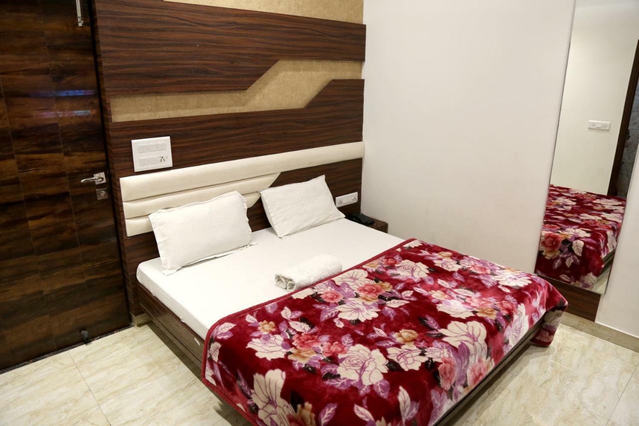 Shree Anand Dham Hotel Vrindāvan Buitenkant foto