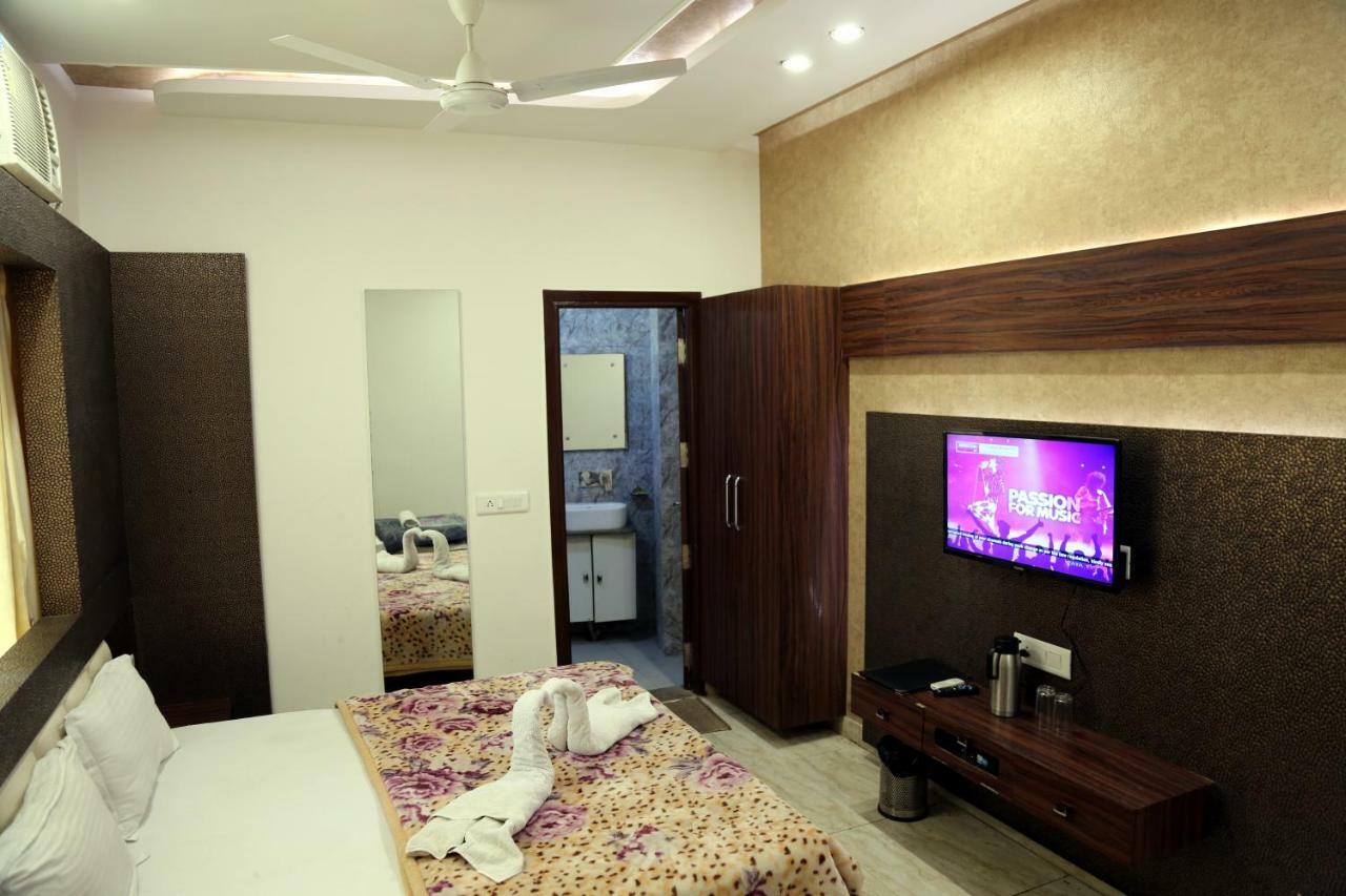 Shree Anand Dham Hotel Vrindāvan Buitenkant foto