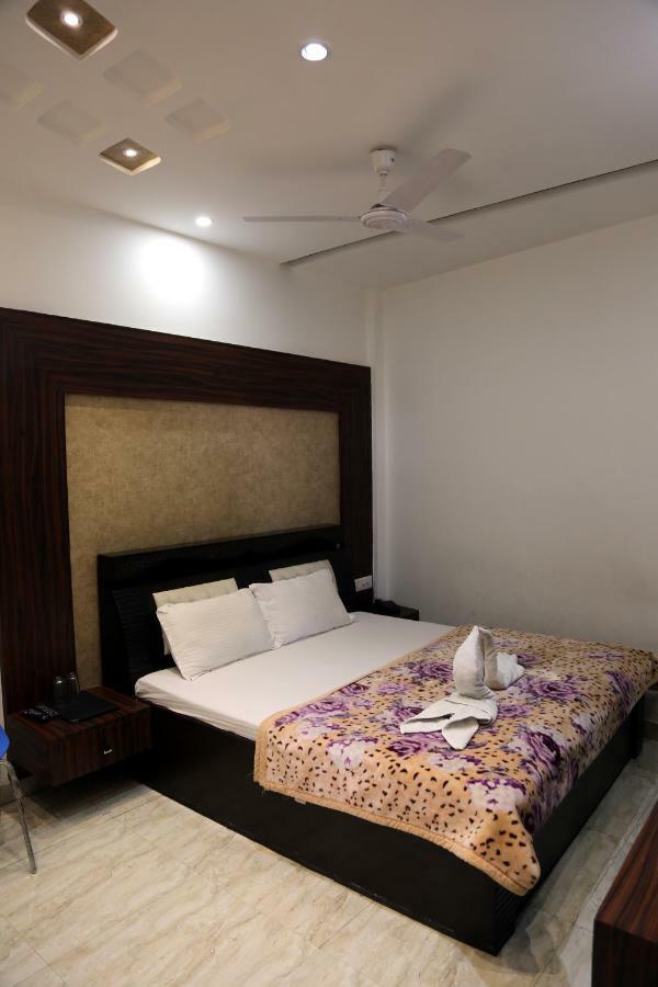 Shree Anand Dham Hotel Vrindāvan Buitenkant foto